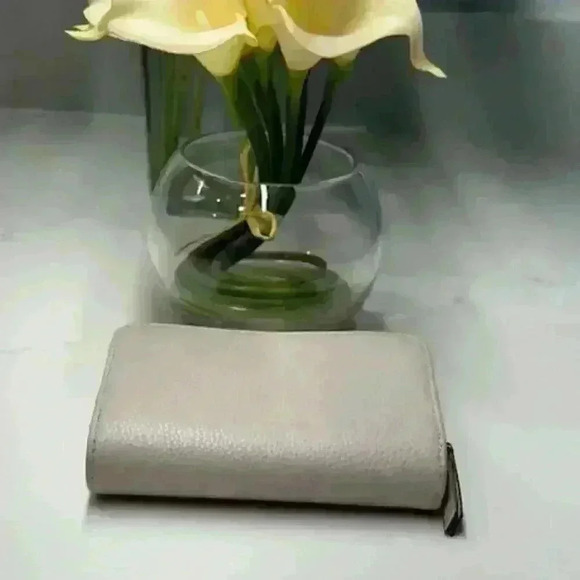 Nanette Lepore Lucie Solid Organizer Coin Wallet - Picture 4 of 8